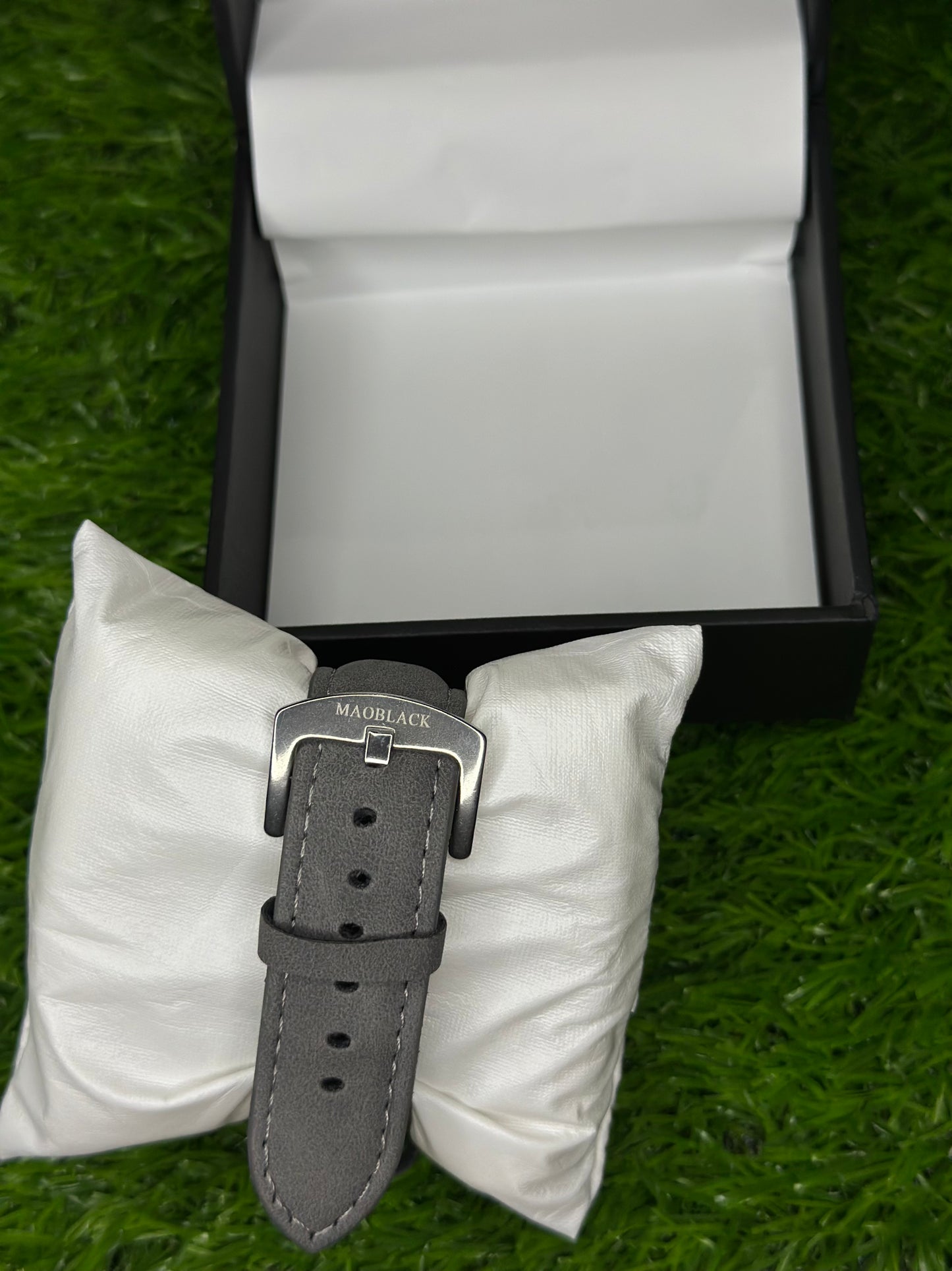 π°οΈ Mao Black Edition β Classic Analog Watch with Leather Strap